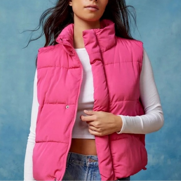 Urban Outfitters BDG The Pia Hot Pink Puffer Vest - Picture 1 of 8